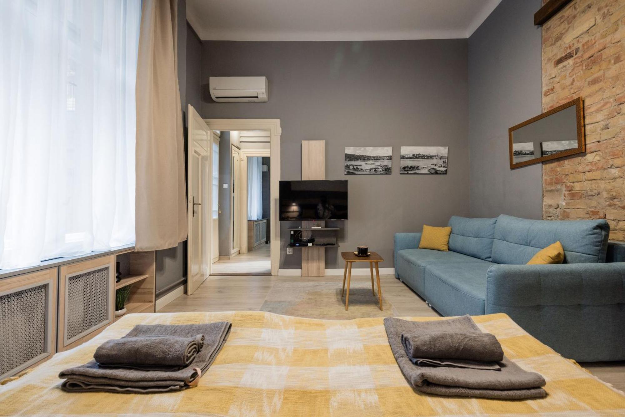Urban Tranquillity By The Main Shopping Street Apartment Budapest Luaran gambar
